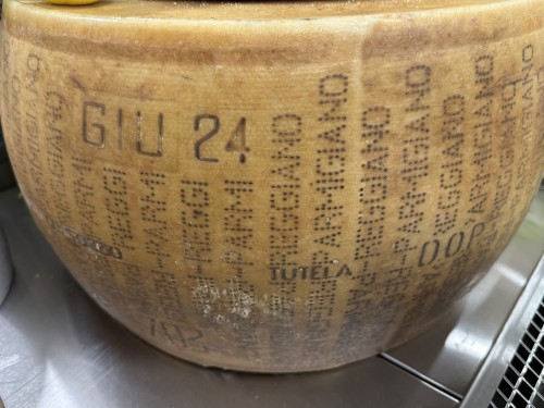 Parmigiano Reggiano 24 mesi.jpeg